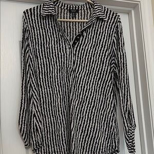 Jones New York Black and White Ribbed Button Down Shirt